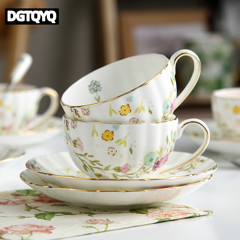 Espresso Cup Saucer - ชุดถ้วยกาแฟเซรามิกวินเทจลายดอกไม้ 2 ชิ้น พร้อมจานรอง ขอบสีทอง ถ้วยชาทรงฟักทอง